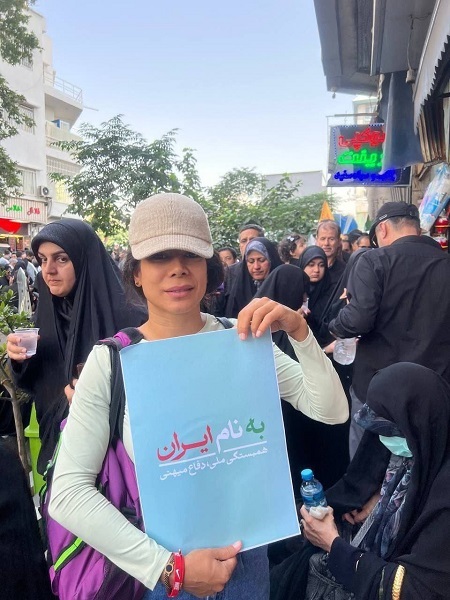 دو تصویر از پوشش متفاوت شرکت کنندگان در مراسم تشییع شهدای اقتدار (عکس)