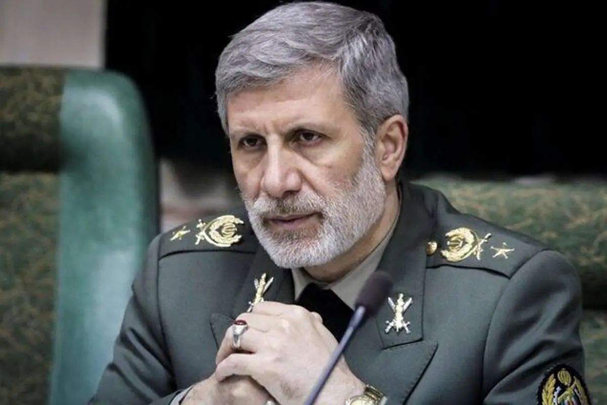 فرمانده کل ارتش: نباید دشمن را دست‌کم گرفت و تهدید آن را تمام‌شده تلقی کرد