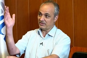 پاسخ احمد زیدآبادی به فؤاد ایزدی: پزشکیان بگوید