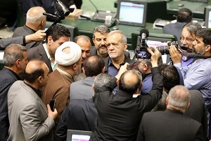 رمزگشایی از حملات اخیر به پزشکیان