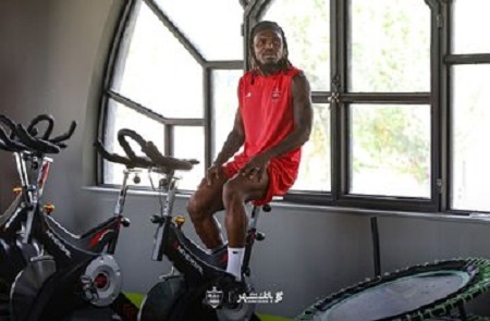 خبر بد برای پرسپولیسی‌ها و وحید هاشمیان