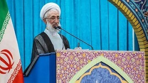 چگونه می‌توان انتظار انسجام داشت و همزمان تریبون نماز جمعه را به فردی داد که خانواده‌اش پرونده مالی دارند؟ /این تحقیر افکار عمومی است