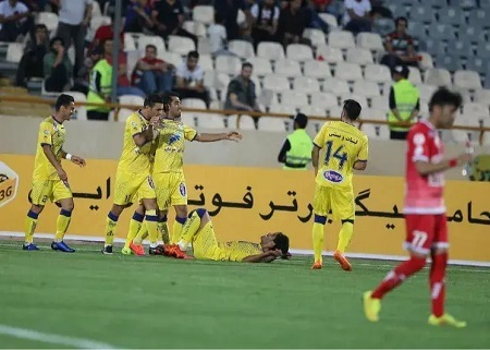 مشت محکم وحید بر صورت پرسپولیس!