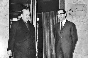 روایت هوشنگ نهاوندی از «گروه اندیشمندان»: ترجیح شاه این بود که ما بیخود میگوییم روایت هوشنگ نهاوندی از «گروه اندیشمندان»: ترجیح شاه این بود که ما بیخود میگوییم