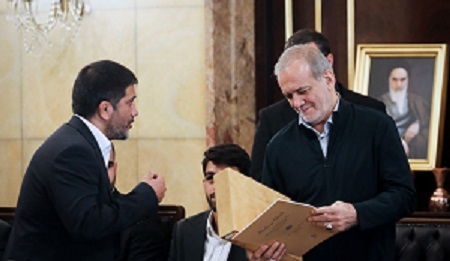 رئیس جمهور به علیرضا دبیر پست داد