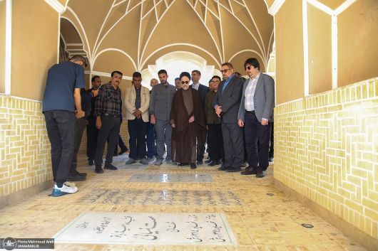 حضور سیدمحمد خاتمی بر مزار پدرش + عکس