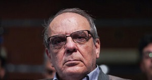 عباس عبدی: به این دلیل میگویند سقوط بالگرد رئیسی کار اسرائیل بوده! عباس عبدی: به این دلیل میگویند سقوط بالگرد رئیسی کار اسرائیل بوده!