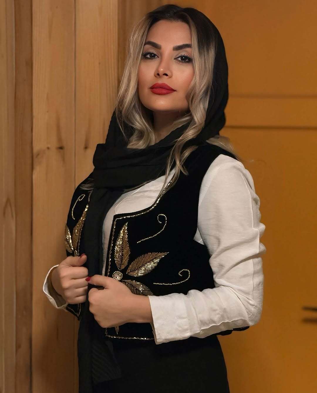 استایل شیک و خاص مونا فائزپور (عکس)