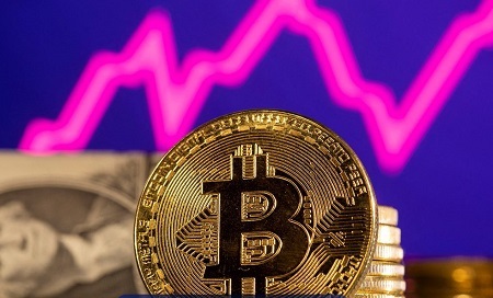 قیمت ریپل و بیت‌کوین امروز ۱۳ آبان ۱۴۰۴ + تحلیل بازار ارز دیجیتال