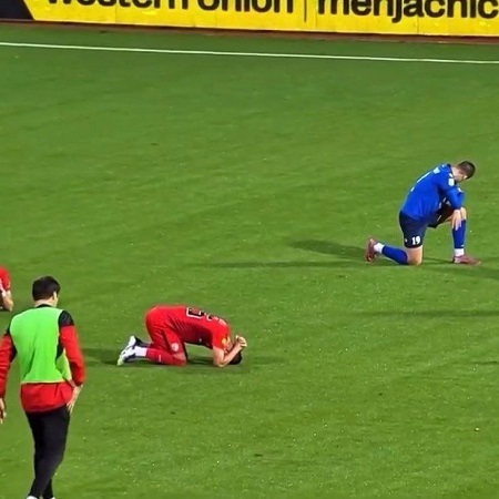 حمله قلبی و مرگ ملادن زیزوویچ، حین بازی لیگ برتر صربستان (+عکس)