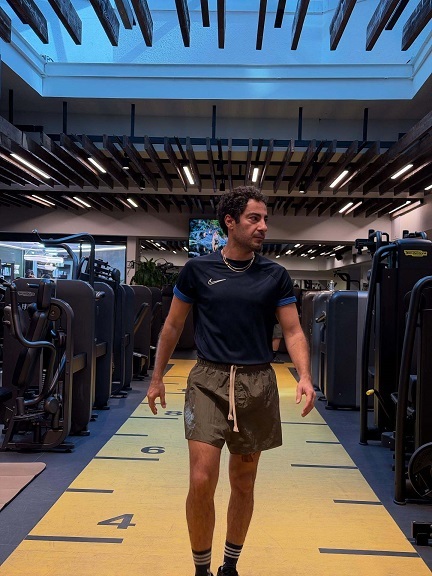 استایل ورزشی و متفاوت نوید محمدزاده در باشگاه (عکس)