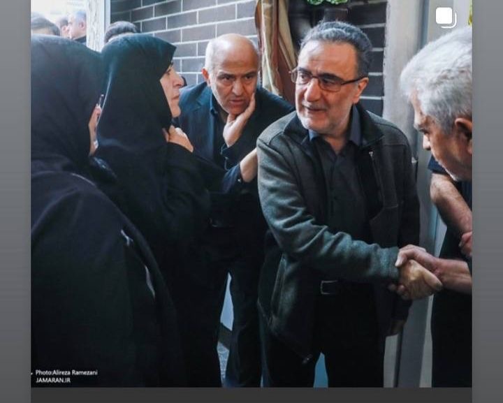 آذر منصوری با مصطفی تاجزاده دست داد!؟ (عکس) آذر منصوری با مصطفی تاجزاده دست داد!؟ (عکس)