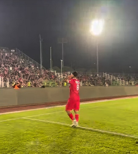 شادی خاص کنعانی مقابل سکوهای پرسپولیس+ عکس شادی خاص کنعانی مقابل سکوهای پرسپولیس+ عکس