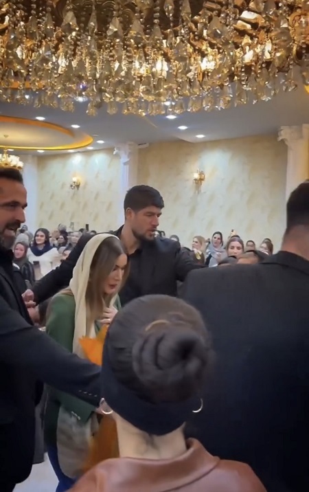 متین ستوده در حلقه بادیگاردها سوژه شد! (عکس) متین ستوده در حلقه بادیگاردها سوژه شد! (عکس)