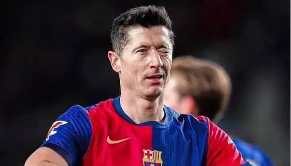 خلاصه بازی سلتاویگو ۲ - ۴ بارسلونا: هت‌تریک لواندوفسکی و گلزنی یامال (ویدئو)