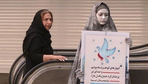 کیهان: جبهه مقابل با همه توان در حال پیاده‌کردن سناریوی کشف حجاب، برهنگی و تن‌نمایی زنان و دختران غفلت‌زده در کشور است