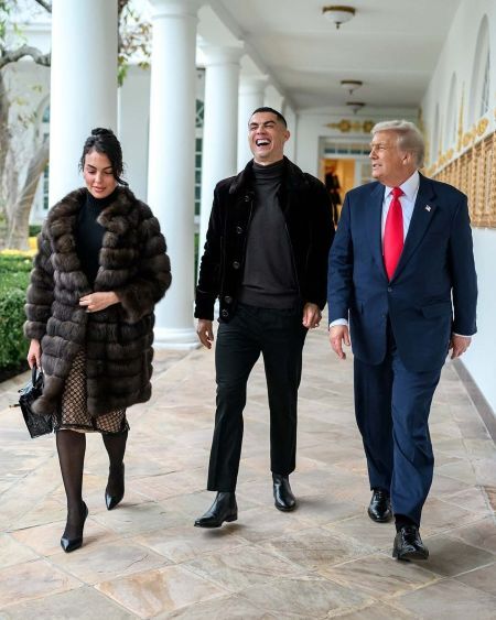 جورجینا رودریگز و رونالد در دفتر کار ترامپ (عکس)