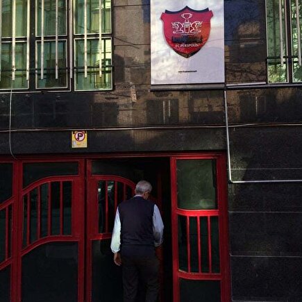 در باشگاه پرسپولیس چه خبر است؟! در باشگاه پرسپولیس چه خبر است؟!