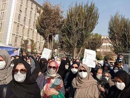 تجمع گروهی از فرهنگیان بازنشسته مقابل مجلس: مطالبات چه بود؟ + عکس تجمع گروهی از فرهنگیان بازنشسته مقابل مجلس: مطالبات چه بود؟ + عکس