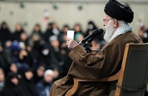 رهبر انقلاب: مدیر و رئیس خانه زن است