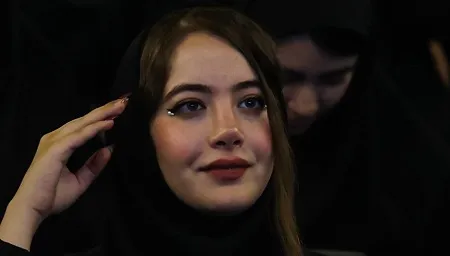 سلام نظامی دختران دانشجو با این پوشش (عکس) سلام نظامی دختران دانشجو با این پوشش (عکس)