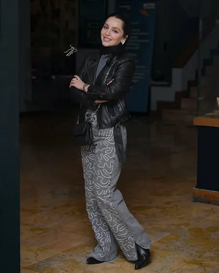 نازنین بیانی با استایل چرم آفتابی شد (عکس) نازنین بیانی با استایل چرم آفتابی شد (عکس)