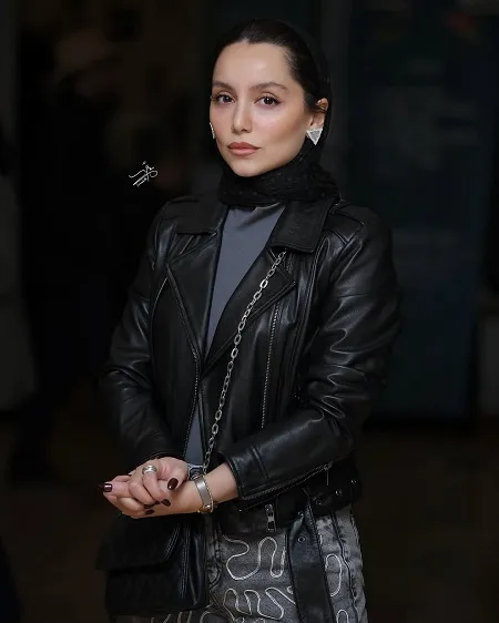 نازنین بیانی با استایل چرم آفتابی شد (عکس) نازنین بیانی با استایل چرم آفتابی شد (عکس)