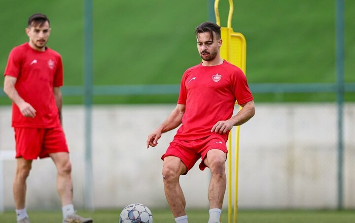 درگیری کاپیتان پرسپولیس با سرپرست آلومینیوم درگیری کاپیتان پرسپولیس با سرپرست آلومینیوم