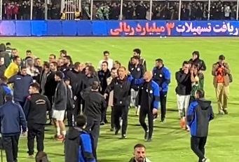 درگیری عجیب ساپینتو و رحمتی بعد از سوت پایان! (عکس) درگیری عجیب ساپینتو و رحمتی بعد از سوت پایان! (عکس)