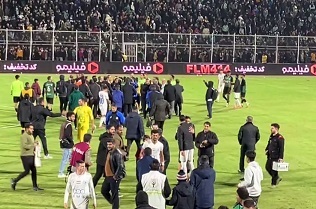 درگیری عجیب ساپینتو و رحمتی بعد از سوت پایان! (عکس) درگیری عجیب ساپینتو و رحمتی بعد از سوت پایان! (عکس)