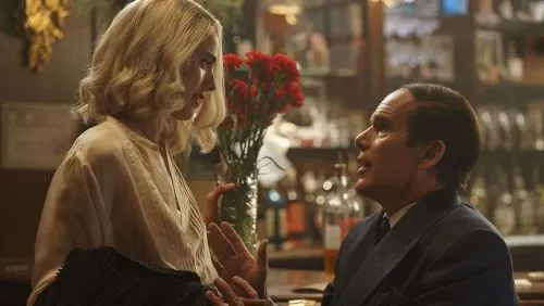 معرفی و نقد فیلم ماه آبی Blue Moon 2025: عطش عشق! معرفی و نقد فیلم ماه آبی Blue Moon 2025: عطش عشق!